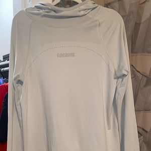 Gym shark pullover